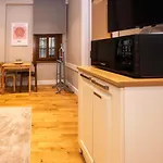 Bguest Pera Lägenhetshotell