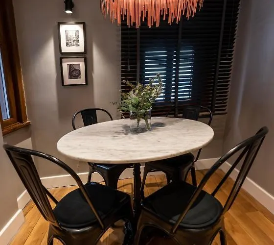 Bguest Pera アパートホテル 4*